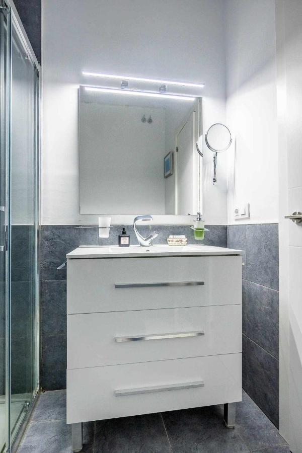 Comfy Away - Apartamento Exclusivo Mercado De Triana Con Balcon إشبيلية المظهر الخارجي الصورة